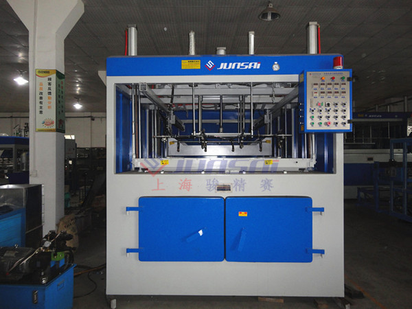 單頭厚片<a href=http://m.evce.com.cn/ target=_blank class=infotextkey>吸塑機(jī)</a>1.jpg